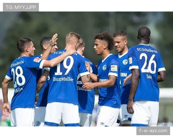 德甲球队夏季转会潮涌,多名球员合同更新状态回暖 德甲球队夏季转会潮涌,多名球员合同更新状态回暖