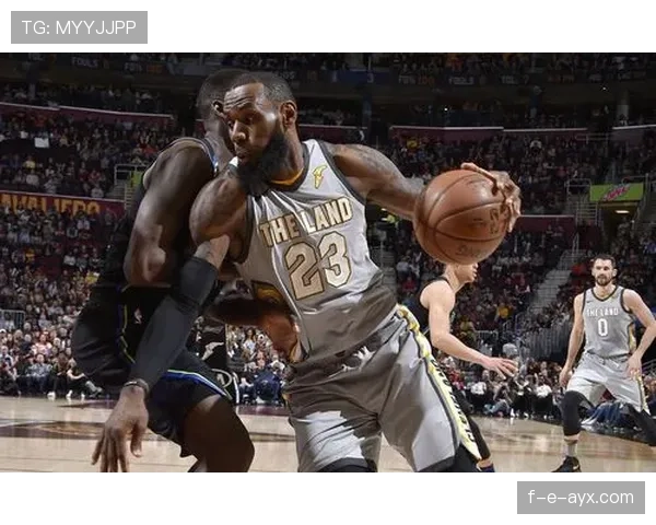 詹姆斯关键战高效输出，持球单打改变比赛走势